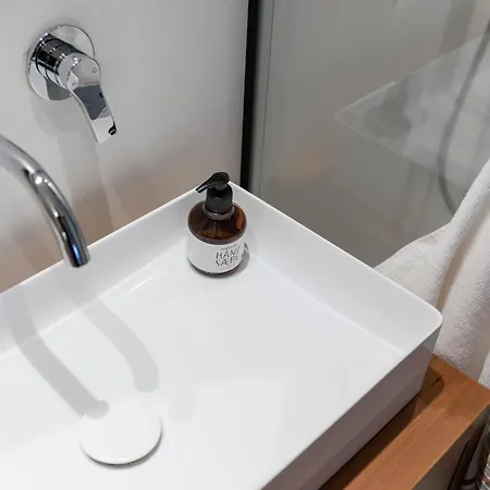 A Factoria House By Prishomes Feriehus *